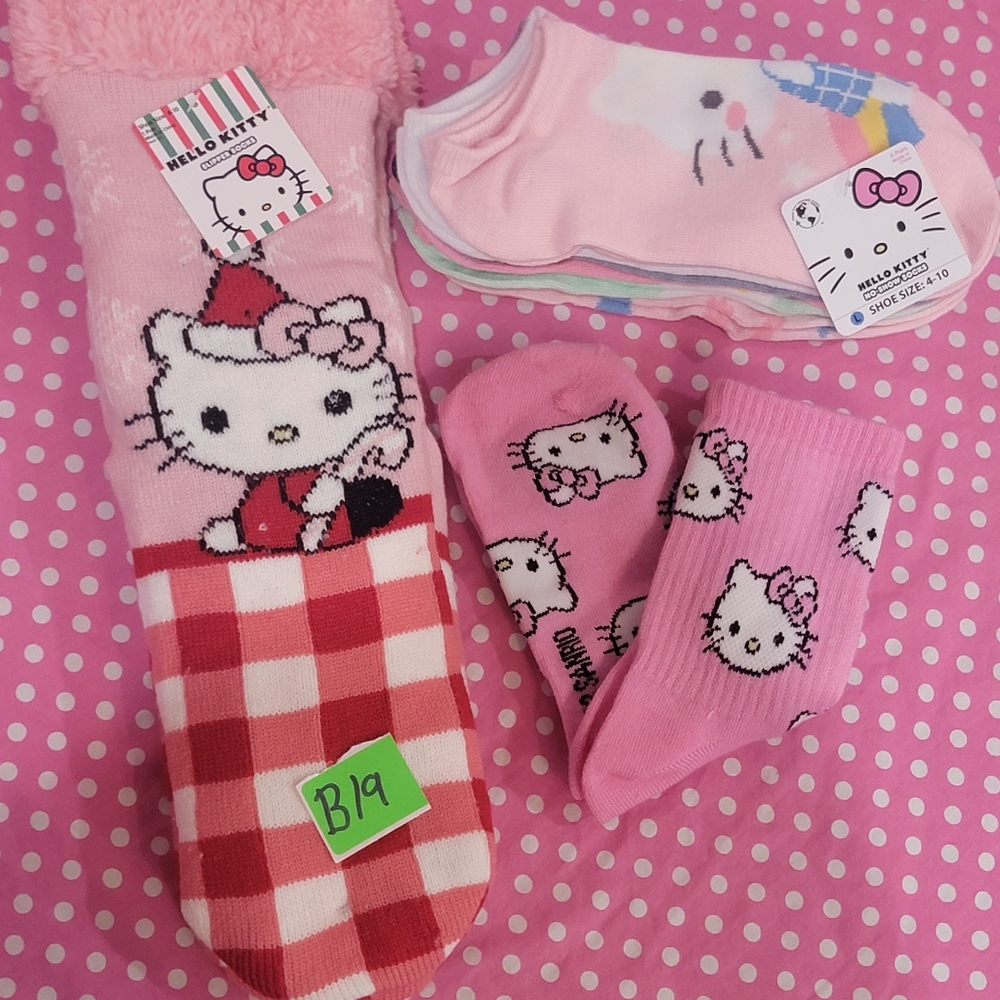 NWT  HELLO KITTY Socks Bundle